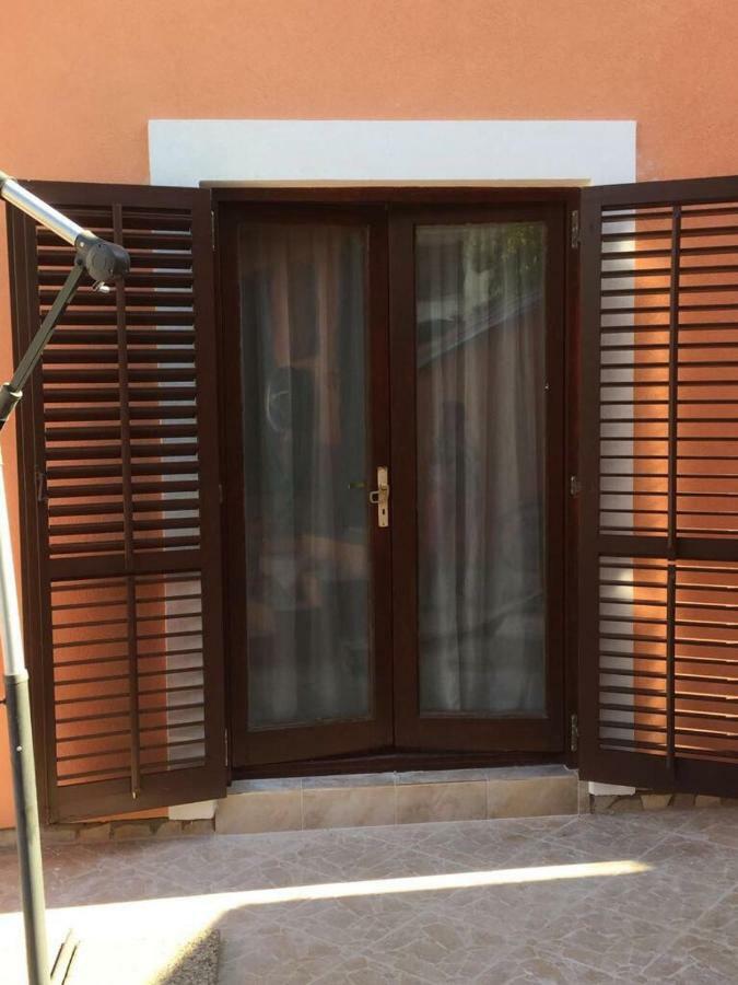 Apartment Luna met Airco Wifi en Zwembad Novigrad Istria Exterior foto